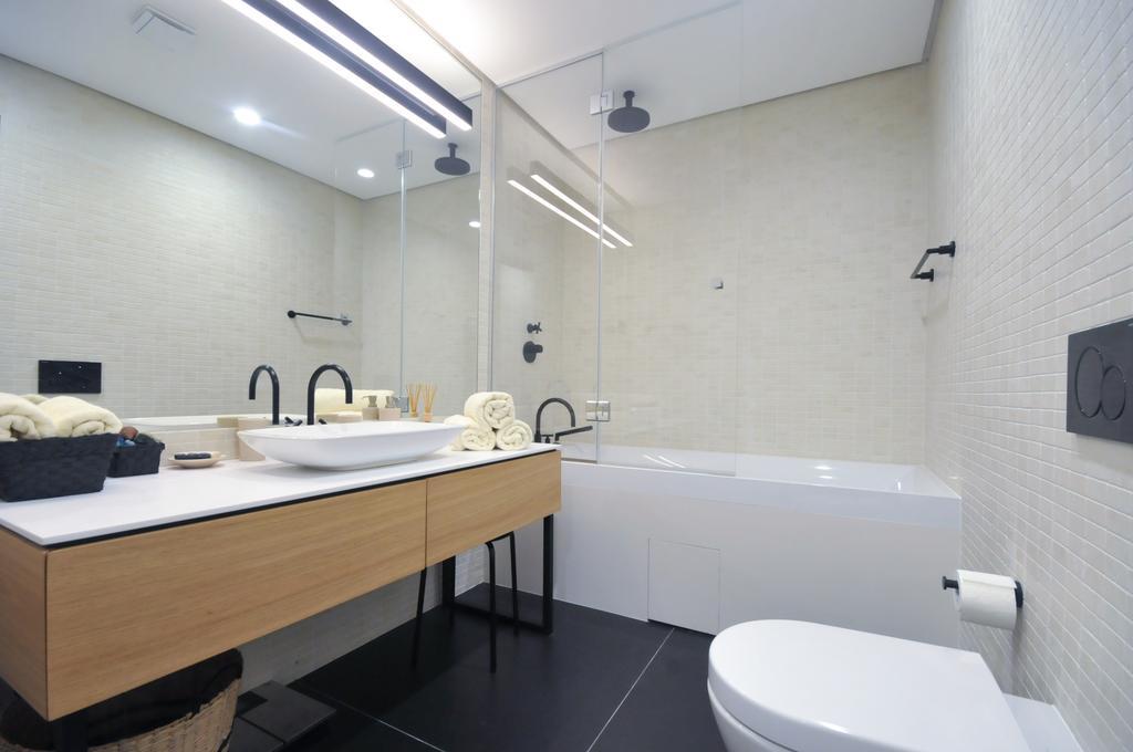 Leona Residences Апартаменти *