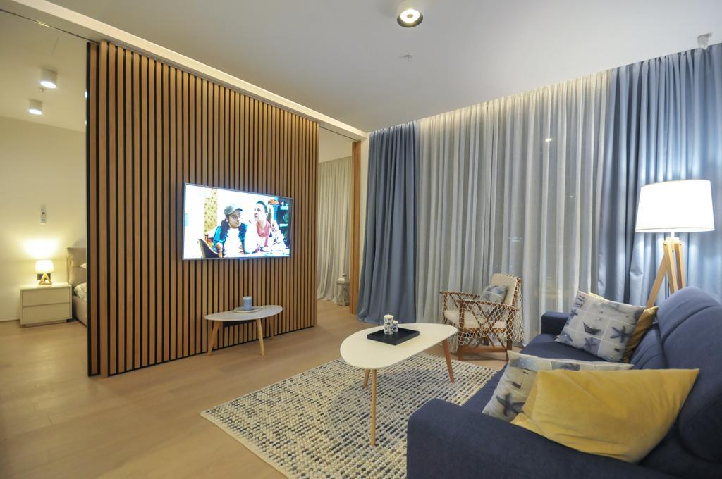Leona Residences Апартаменти