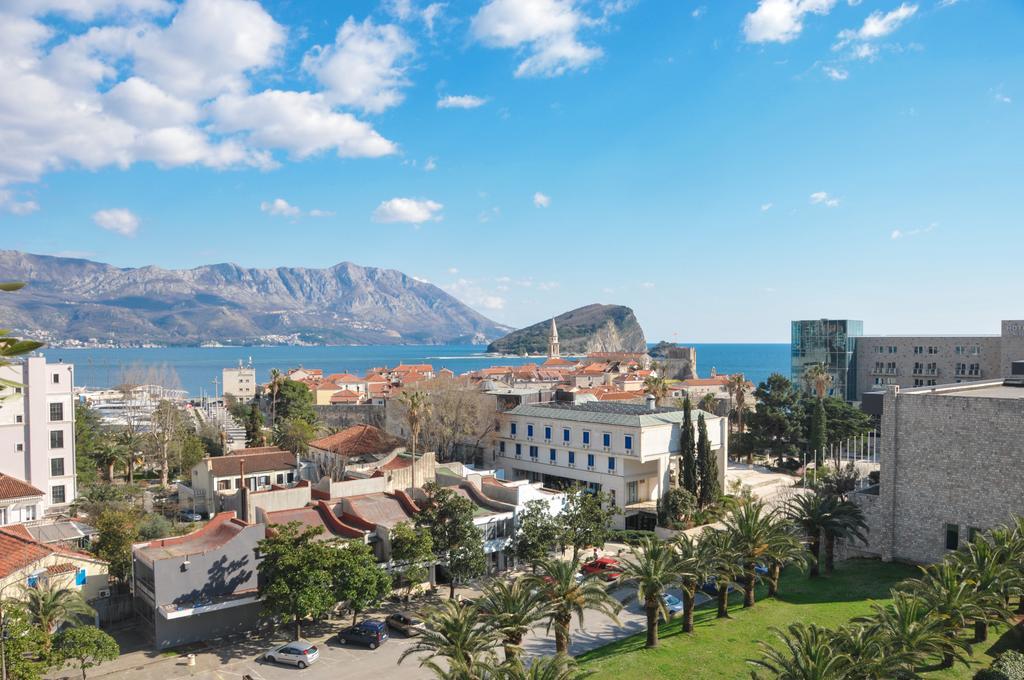 Leona Residences Апартаменти